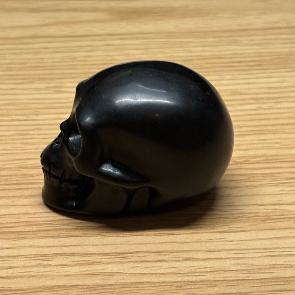 Black Obsidian Skull - Picture 3 of 6